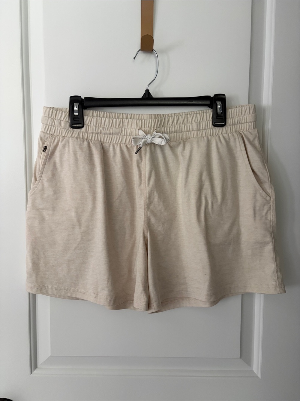 NWOT Pacific Trail cream comfy shorts